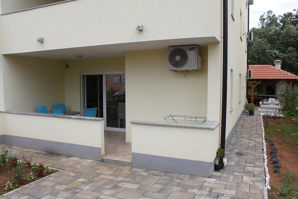 Apartments Bellator Šilo Exterior foto